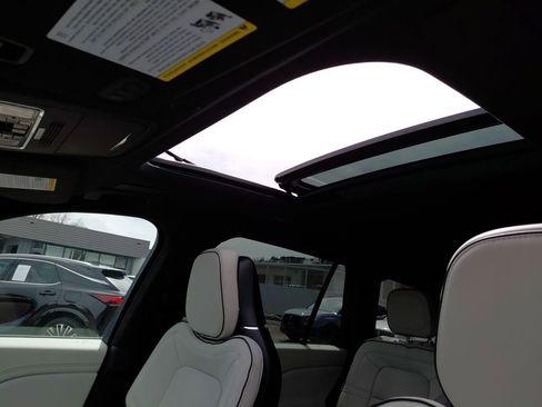 New 2026 Lincoln Aviator Black Label w/ Jet Appearance Package AWD/4WD image 11