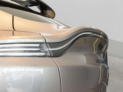 Used 2023 Aston Martin DBX AWD/4WD image 58