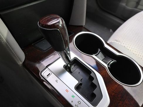 Used 2012 Toyota Camry XLE image 29