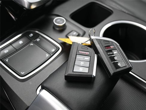 Certified 2023 Acura MDX SH-AWD w/ Technology Package image 5