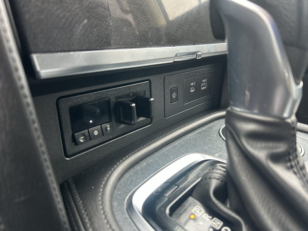 Used 2021 Nissan Armada SV AWD/4WD image 23