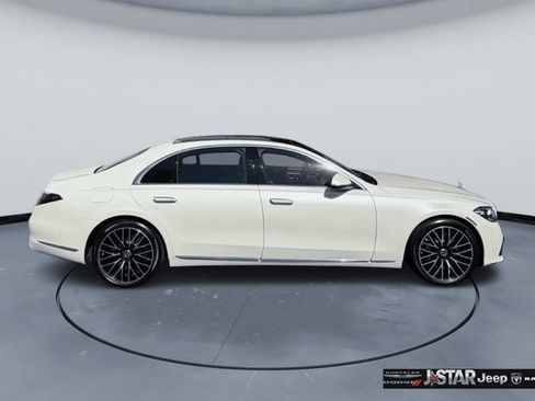 Used 2022 Mercedes-Benz S 500 4MATIC image 4