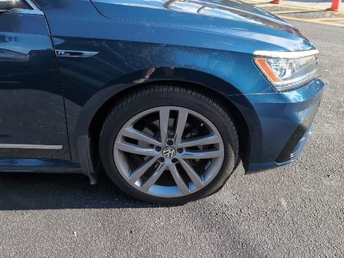 Used 2019 Volkswagen Passat 2.0T SE R-Line image 29