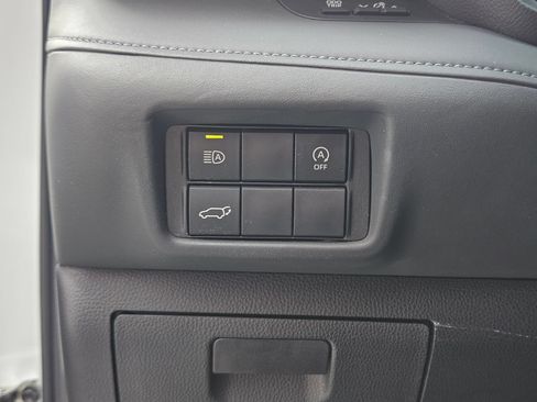 Used 2024 Toyota Highlander XSE FWD image 19