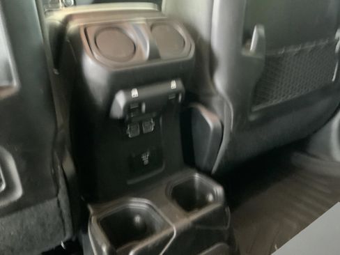 Used 2024 Jeep Gladiator Rubicon w/ Technology Group image 11