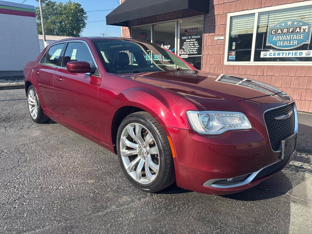 Used 2018 Chrysler 300 Touring L RWD image 1