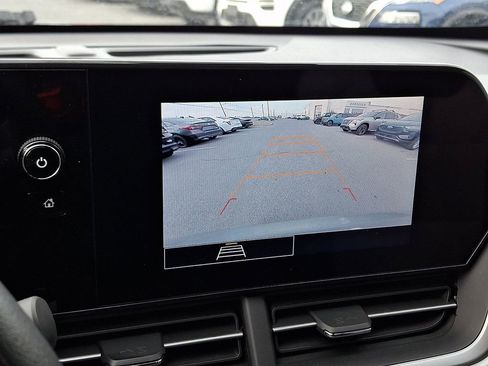 Used 2024 Chevrolet Trax LS image 19
