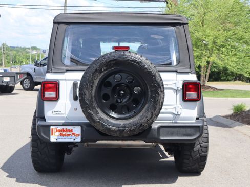 Used 2018 Jeep Wrangler Unlimited Sport AWD/4WD image 8