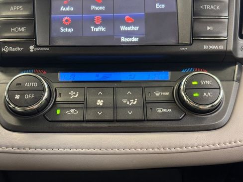 Used 2018 Toyota RAV4 XLE AWD/4WD image 39