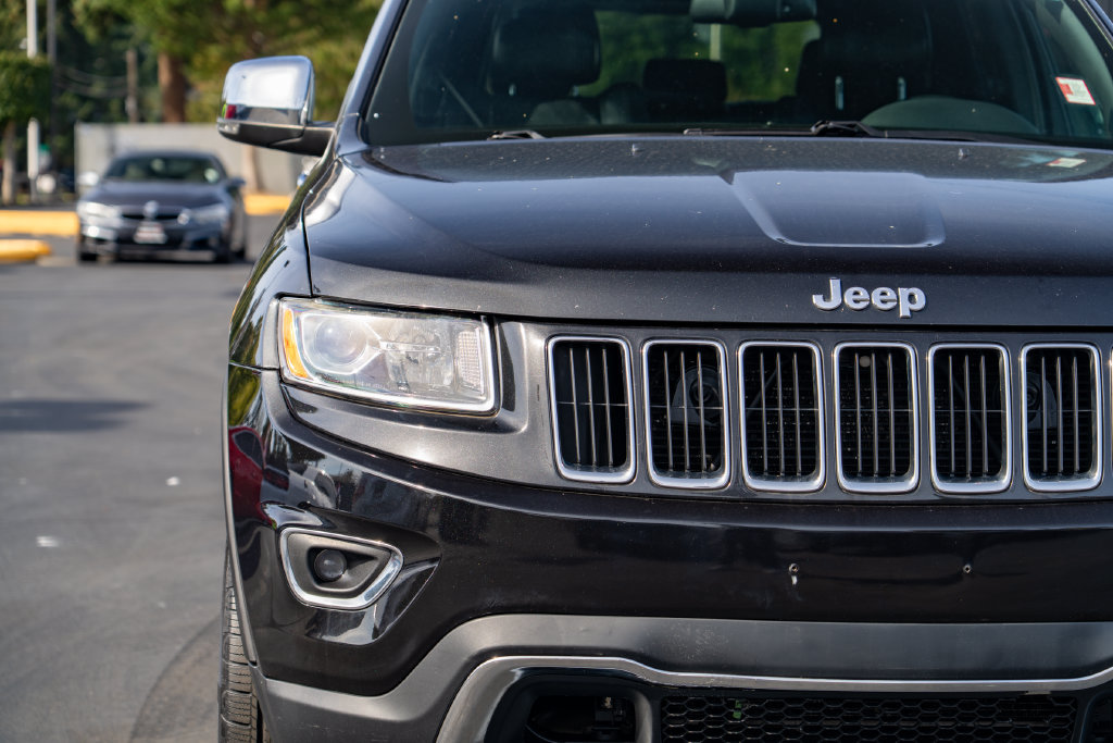 Used 2016 Jeep Grand Cherokee Limited AWD/4WD image 5