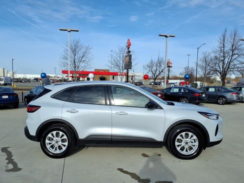 Used 2025 Ford Escape Active image 2