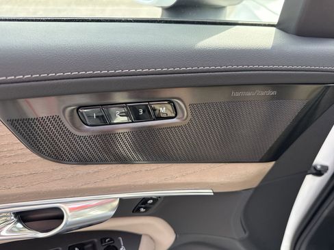 New 2026 Volvo XC90 B6 Ultra image 12