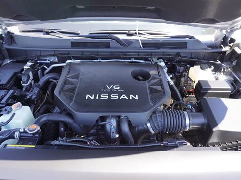 New 2025 Nissan Armada SL w/ Captain's Chari Seat Package image 7