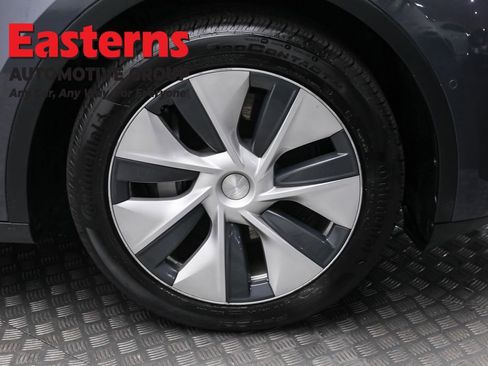 Used 2020 Tesla Model Y Long Range image 27