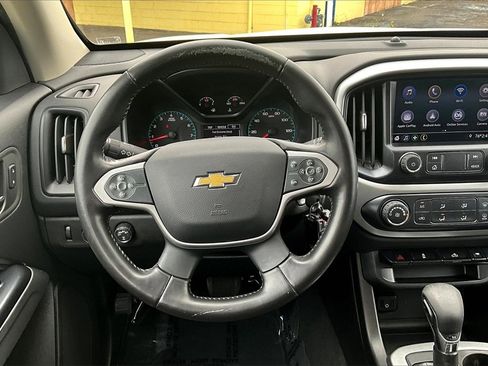 Used 2022 Chevrolet Colorado LT w/ LT Convenience Package image 7