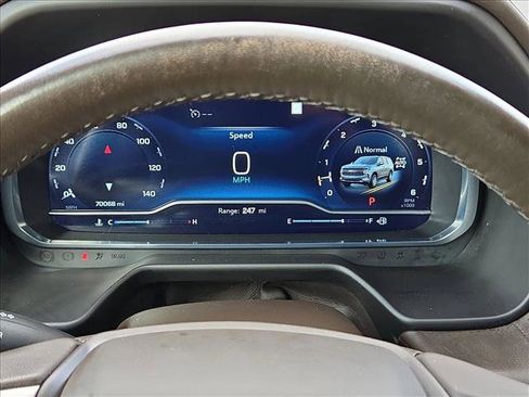 Used 2023 Chevrolet Suburban Z71 w/ Luxury Package image 9