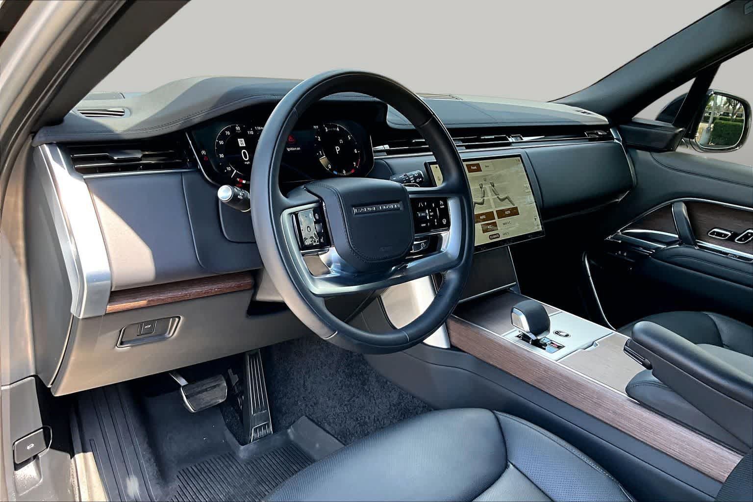 Used 2025 Land Rover Range Rover SE AWD/4WD image 31