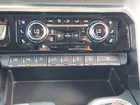 Used 2022 GMC Sierra 1500 Denali AWD/4WD image 19