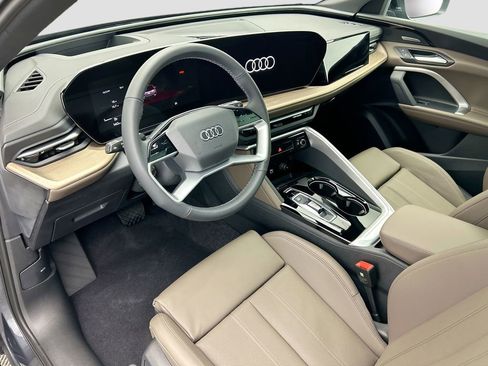 Used 2025 Audi Q5 Premium Plus w/ Premium Plus AWD/4WD image 10