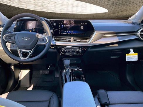 New 2026 Chevrolet Trax ACTIV w/ Sunroof Package FWD image 6