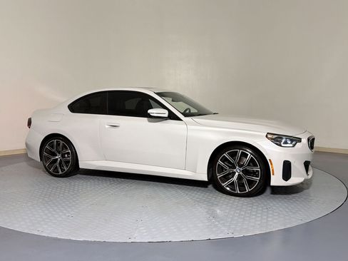 Certified 2024 BMW 230i Coupe w/ Convenience Package RWD image 7
