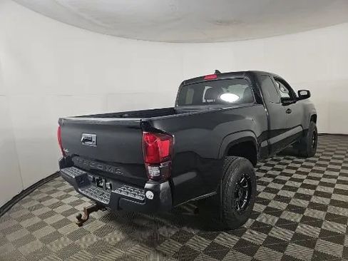 Used 2020 Toyota Tacoma SR AWD/4WD image 2