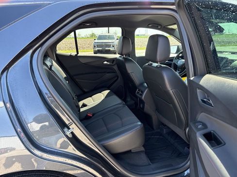 Used 2022 Chevrolet Equinox RS w/ LPO, Floor Liner Package AWD/4WD image 15