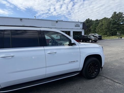 Used 2019 GMC Yukon XL SLT w/ Open Road Package AWD/4WD image 12