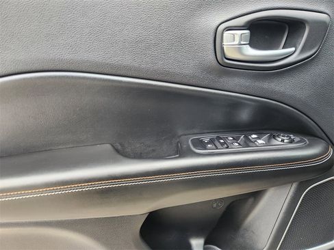 Used 2020 Jeep Compass Latitude w/ Popular Equipment Group image 22