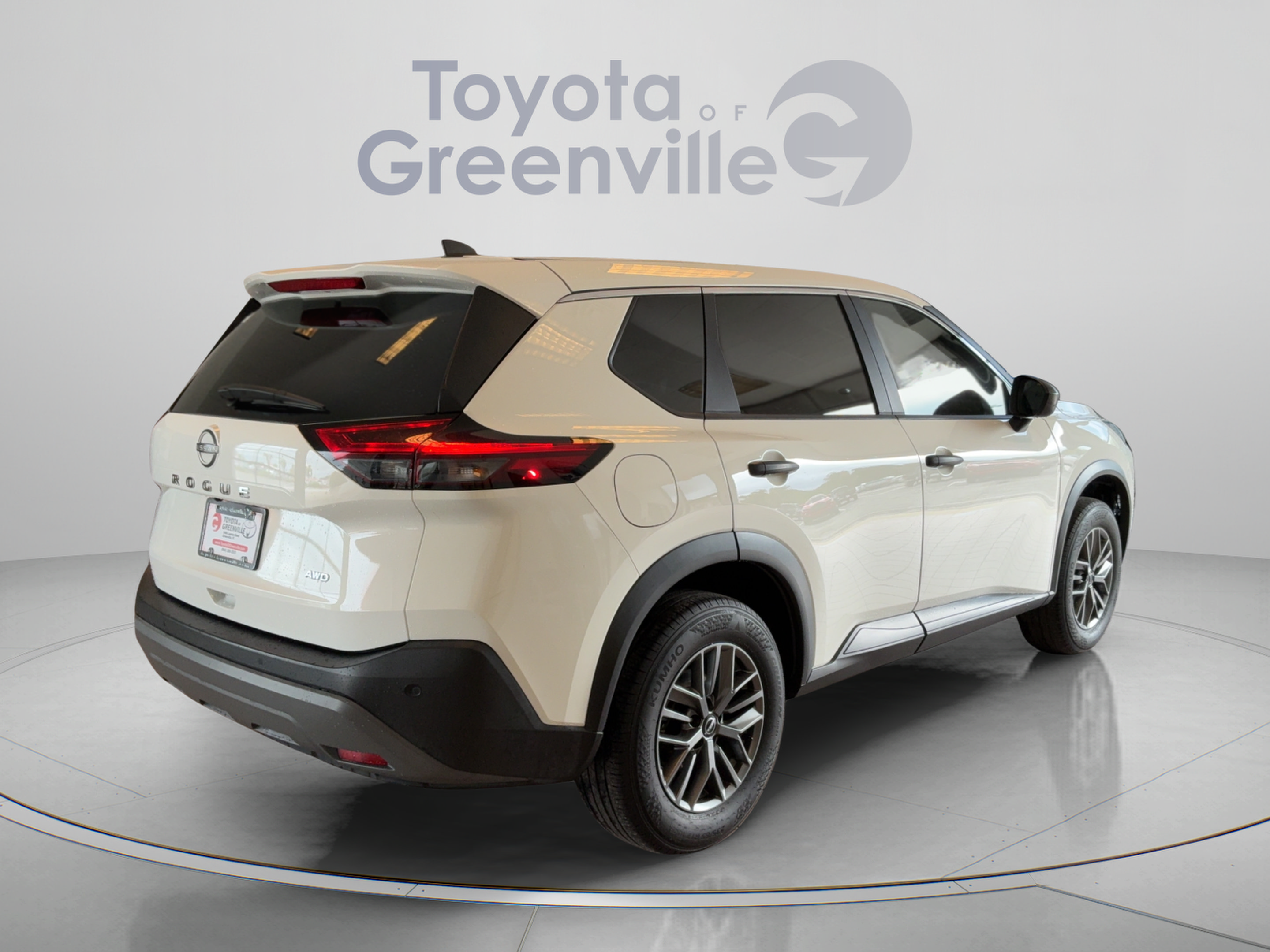 Used 2023 Nissan Rogue S AWD/4WD image 6