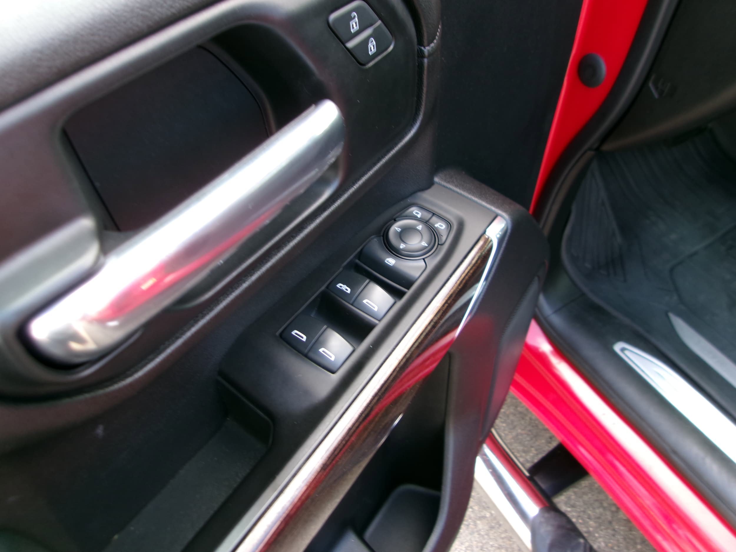 Used 2020 GMC Sierra 2500 SLE w/ SLE Value Package; AWD/4WD image 10