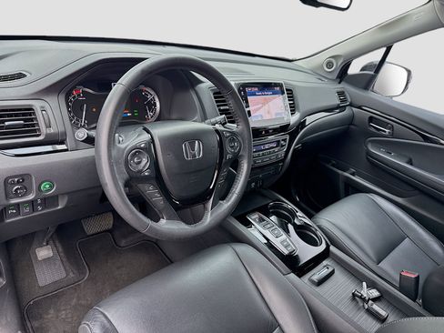 Used 2017 Honda Pilot Touring image 7