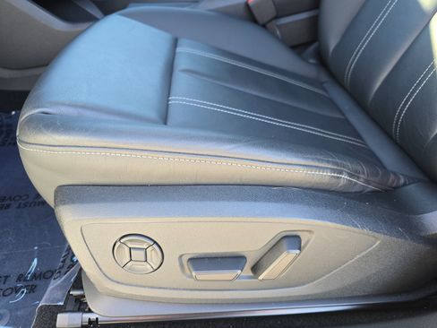 Used 2023 Audi Q4 e-tron Premium Plus w/ Premium Plus image 29