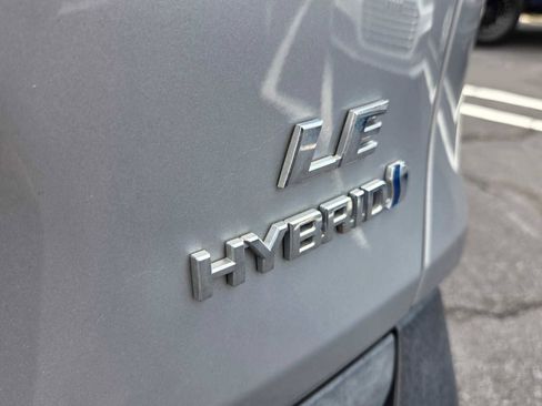 Used 2020 Toyota RAV4 LE w/ All Weather Liner Package AWD/4WD image 17