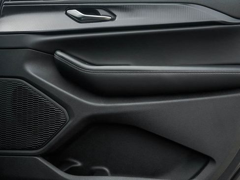 New 2025 Jeep Grand Cherokee L Laredo image 9