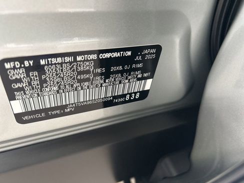 New 2025 Mitsubishi Outlander SE image 39