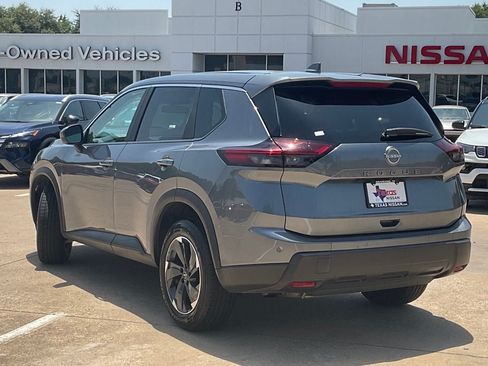 Used 2025 Nissan Rogue SV FWD image 6