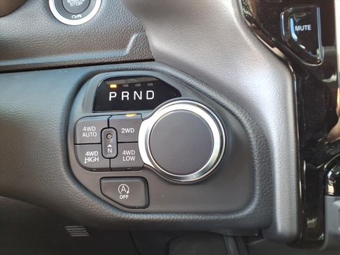 New 2026 RAM 1500 Big Horn AWD/4WD image 13