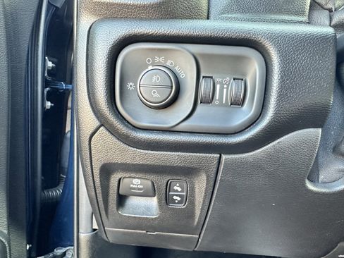 Used 2019 RAM 1500 Big Horn AWD/4WD image 42