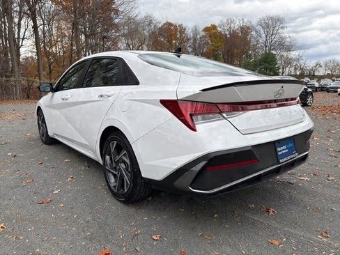 Certified 2025 Hyundai Elantra SEL image 4