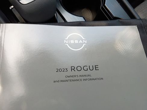 Used 2023 Nissan Rogue SV FWD image 38