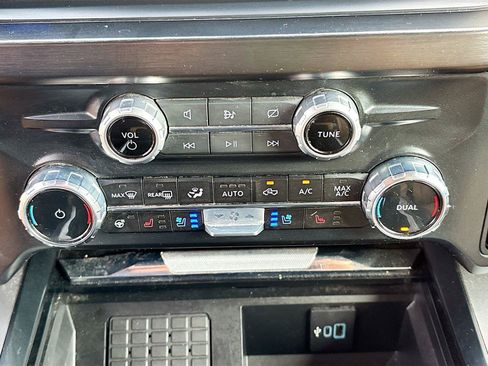 Used 2023 Ford F250 Lariat w/ Chrome Package AWD/4WD image 16