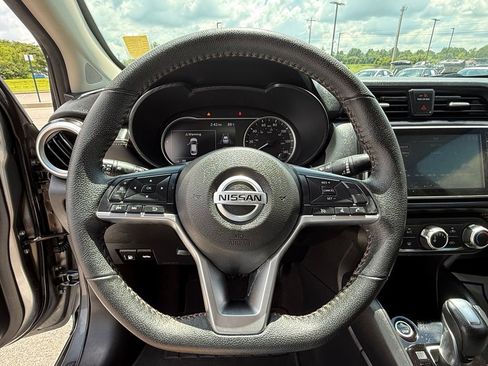 Used 2021 Nissan Versa SR w/ Electronics Package FWD image 22