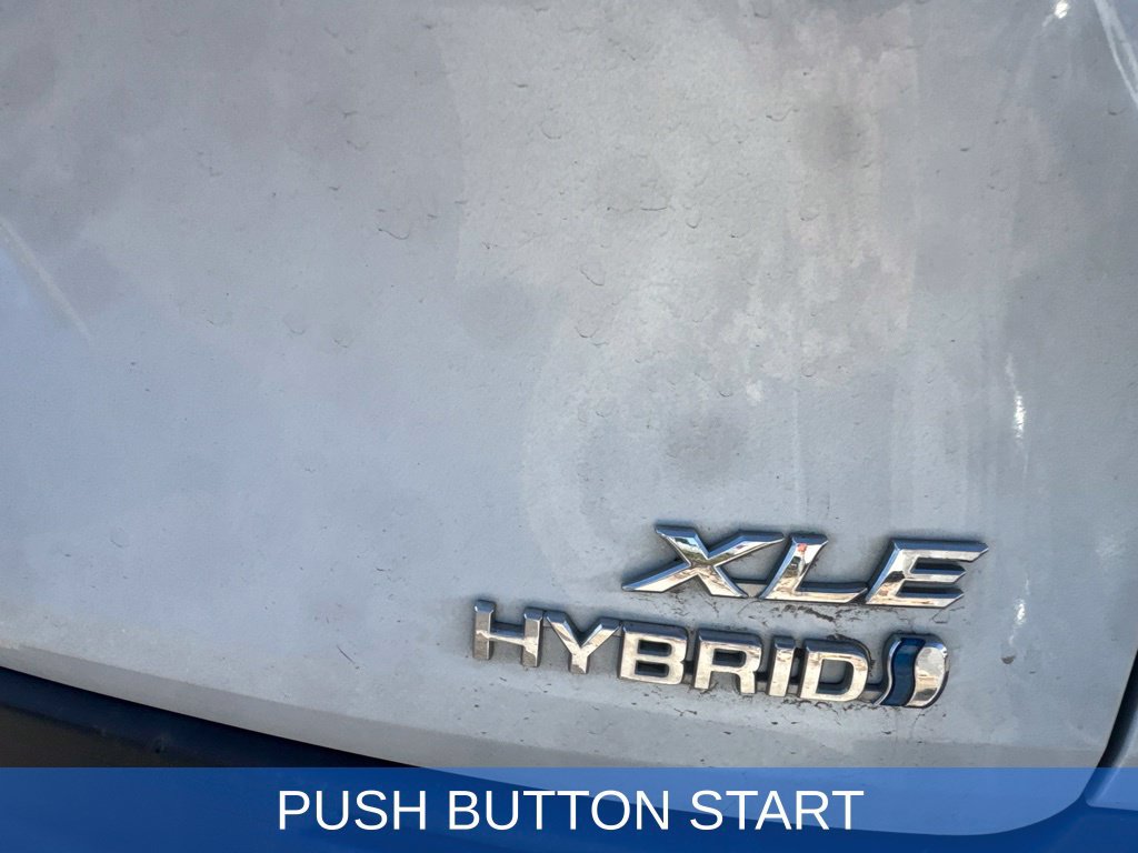 Used 2023 Toyota Sienna XLE FWD image 6