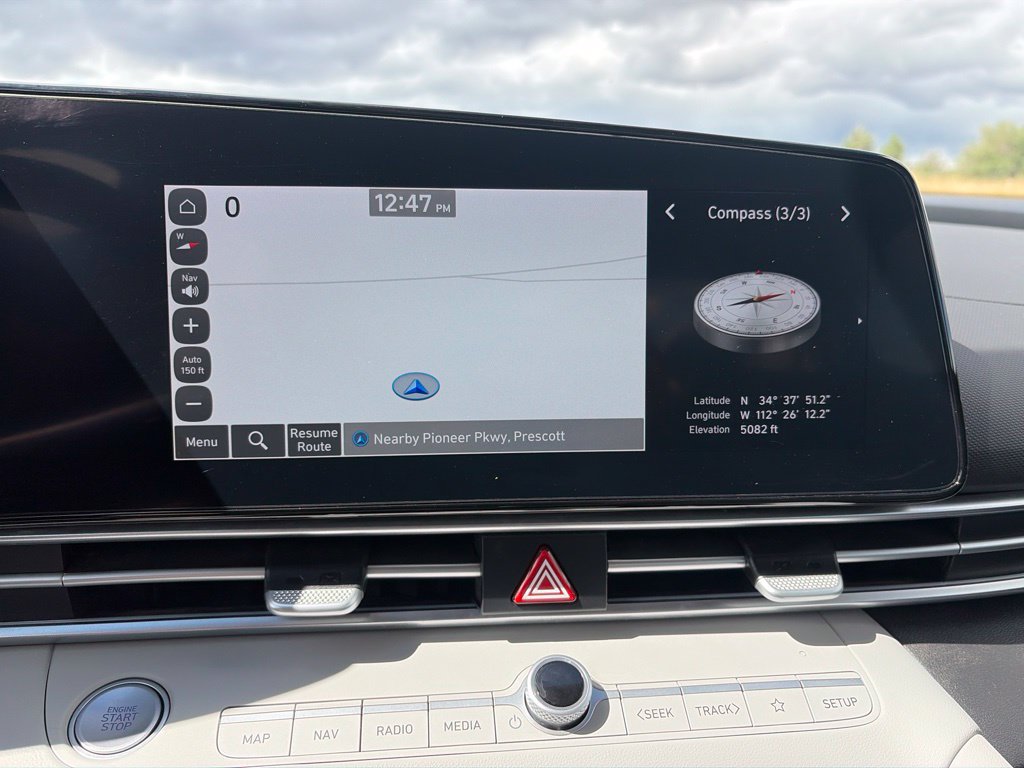 Certified 2025 Hyundai Elantra Limited FWD image 24