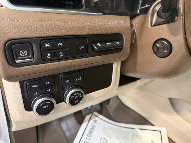 Used 2021 GMC Yukon XL Denali AWD/4WD image 54