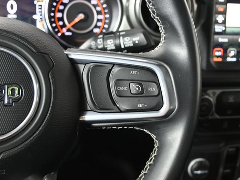Used 2022 Jeep Wrangler Unlimited Sahara w/ Dual Top Group AWD/4WD image 37