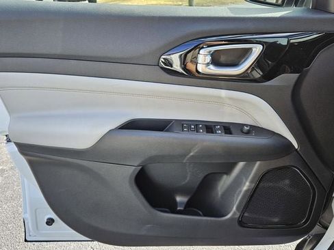 New 2026 Jeep Compass Limited image 25