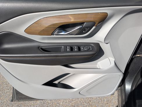 Used 2020 GMC Terrain SLE image 15