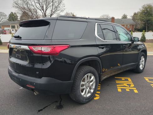 Used 2021 Chevrolet Traverse LT image 4
